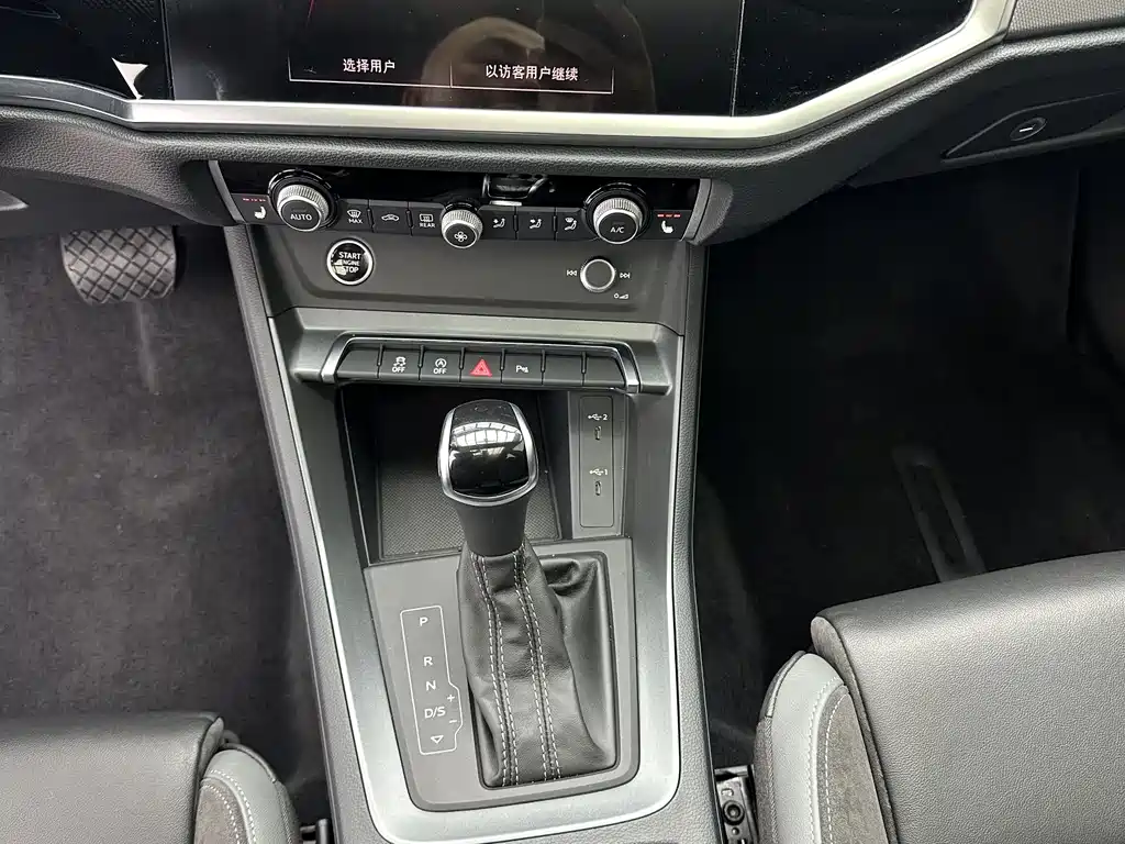 Audi Q3 Sportback 2023 — фото 15