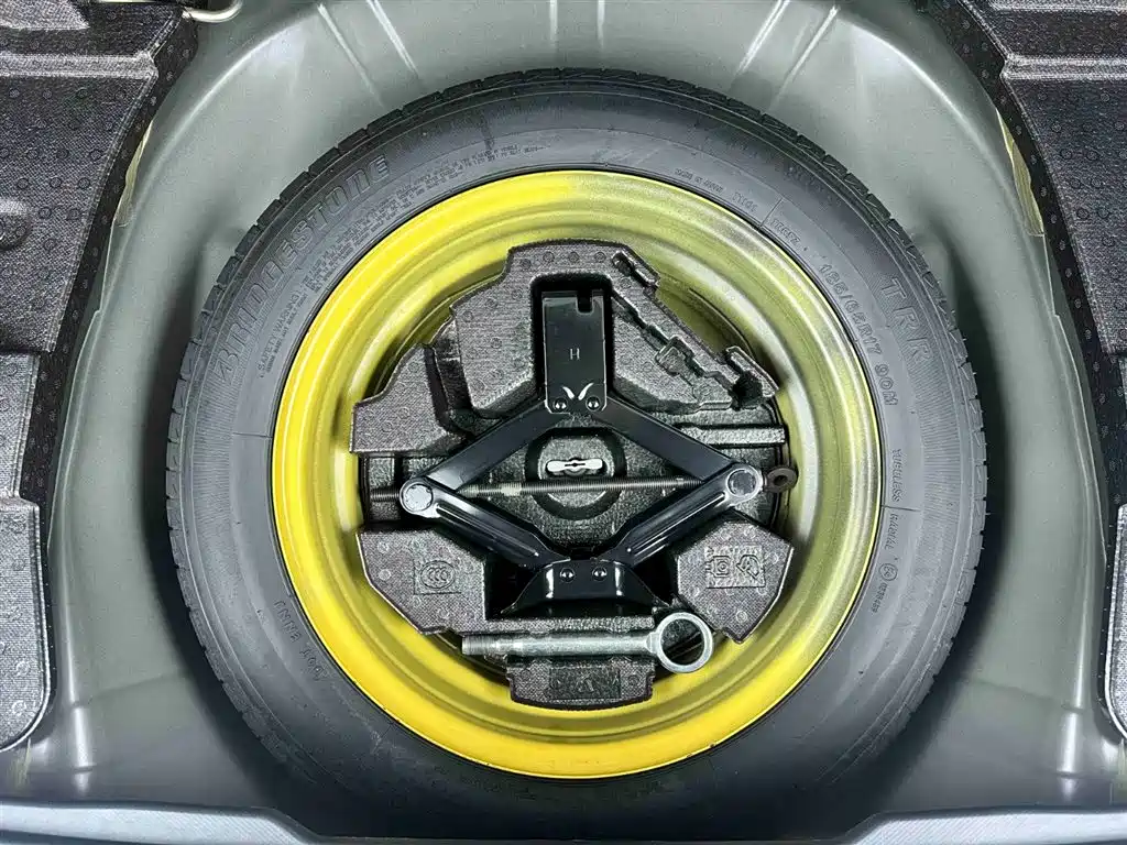 Subaru Forester 2022 — фото 10