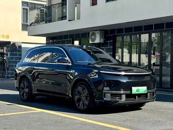 Li Auto L8 2025