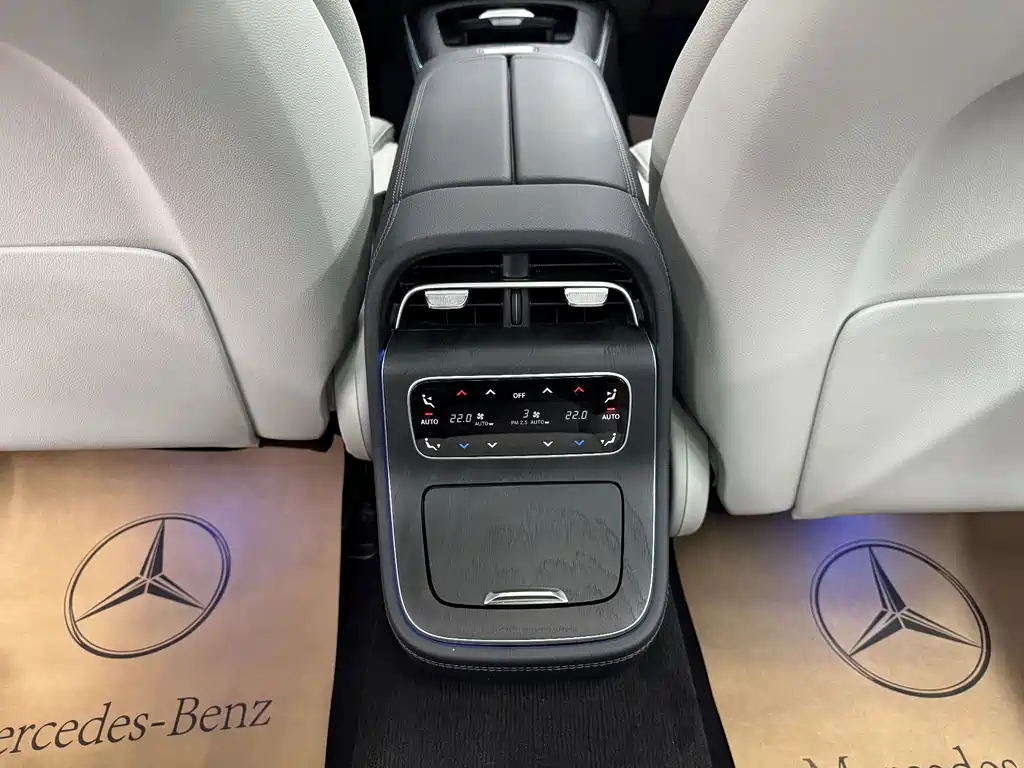 Mercedes-Benz E-Class 2023 — фото 12
