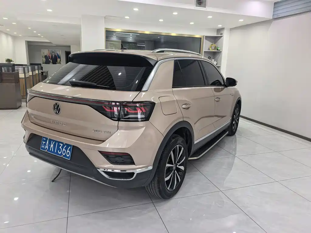 Volkswagen T-Roc 2023 — фото 4