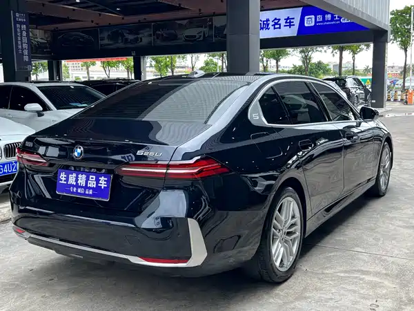 BMW 5 Series 2025