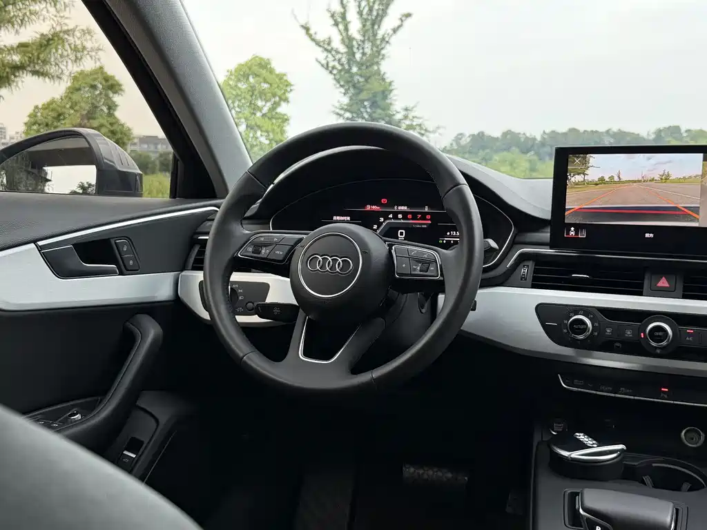 Audi A4L 2022 — фото 13