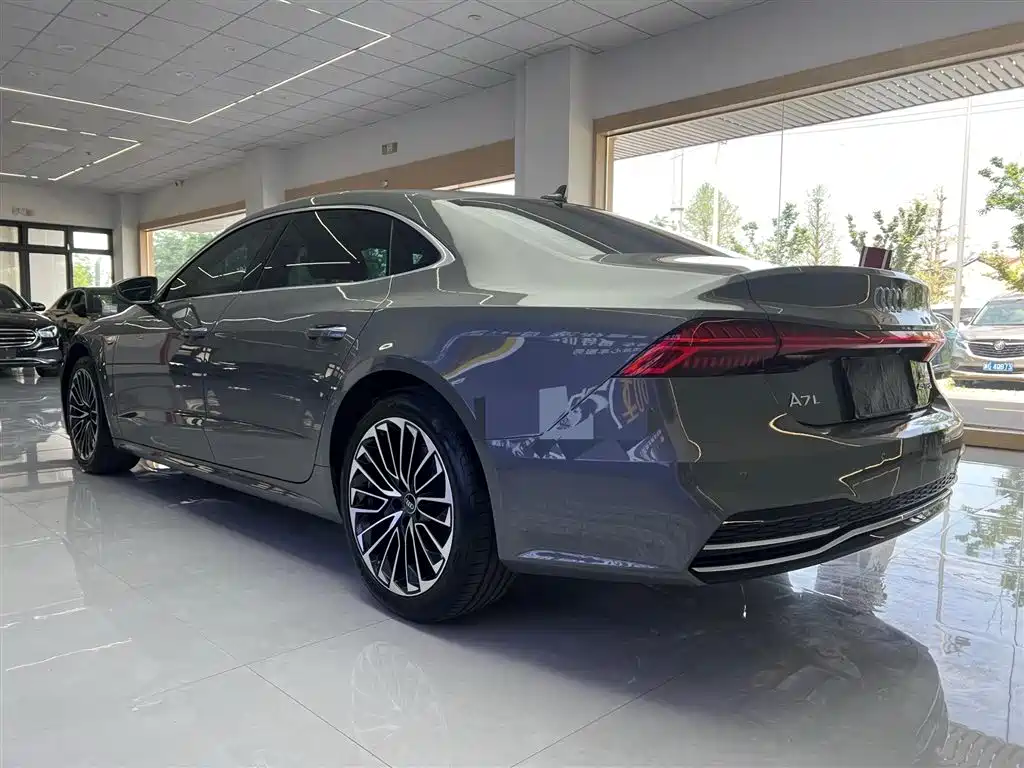 Audi A7L 2025 — фото 3