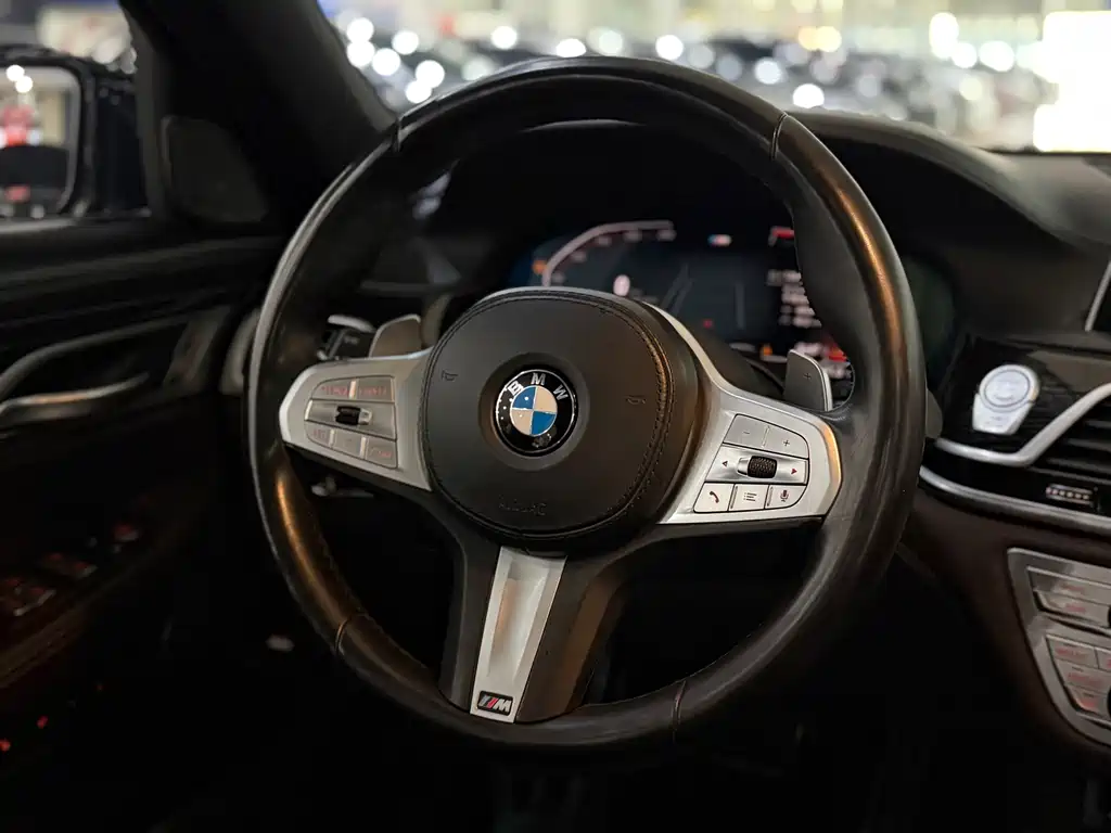 BMW 7 Series 2021 — фото 11