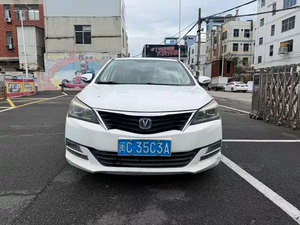 Changan Yuexiang V7 2015