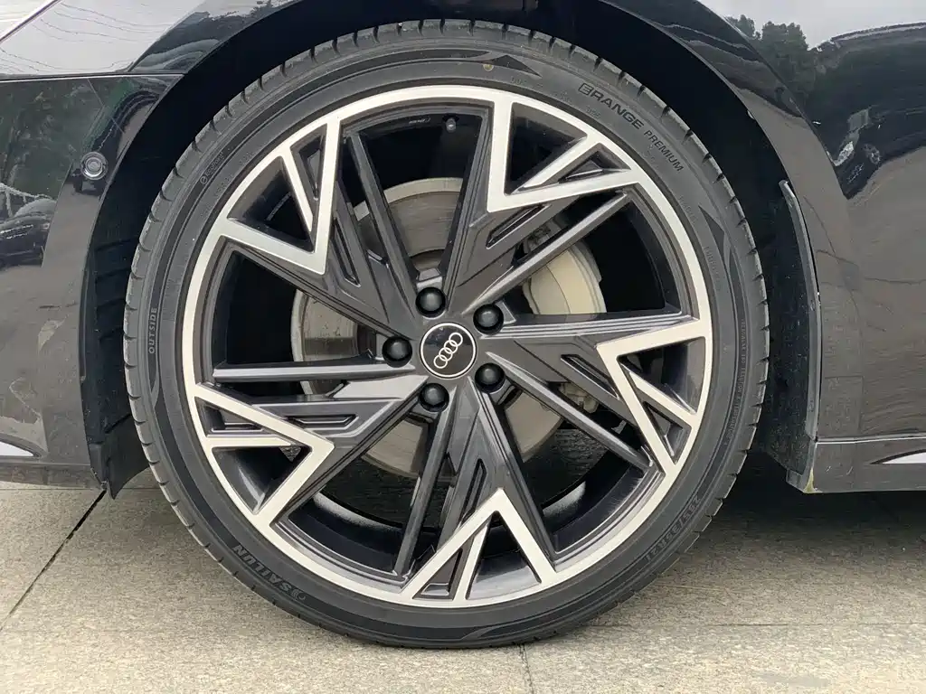 Audi A7L 2023 — фото 10
