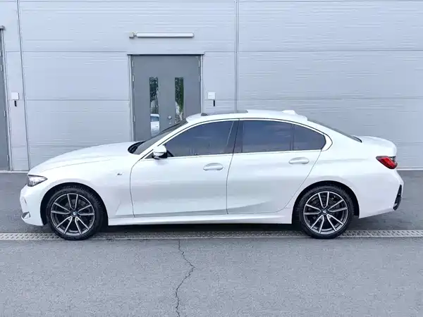 BMW 3 Series 2025