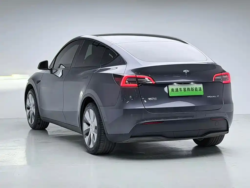 Tesla Model Y 2023 — фото 15