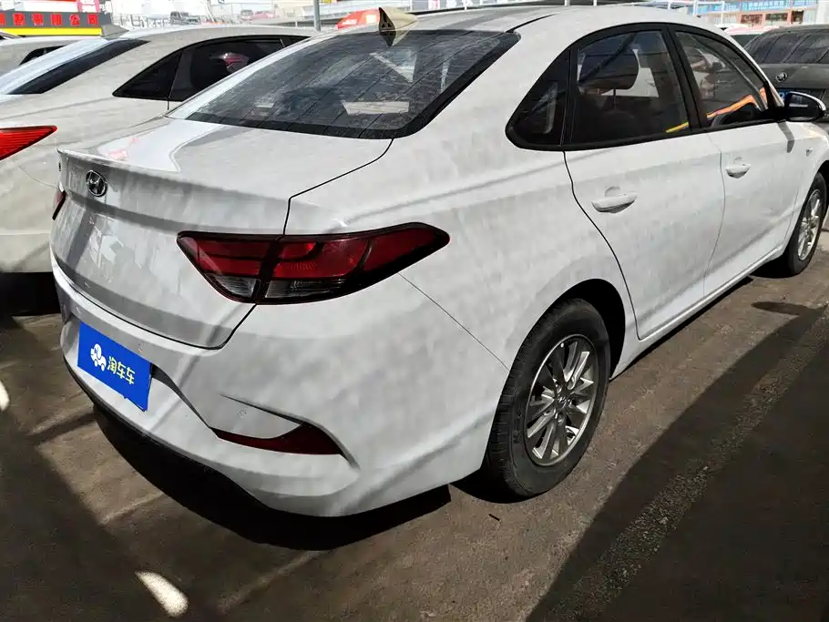 Hyundai Elantra 2022