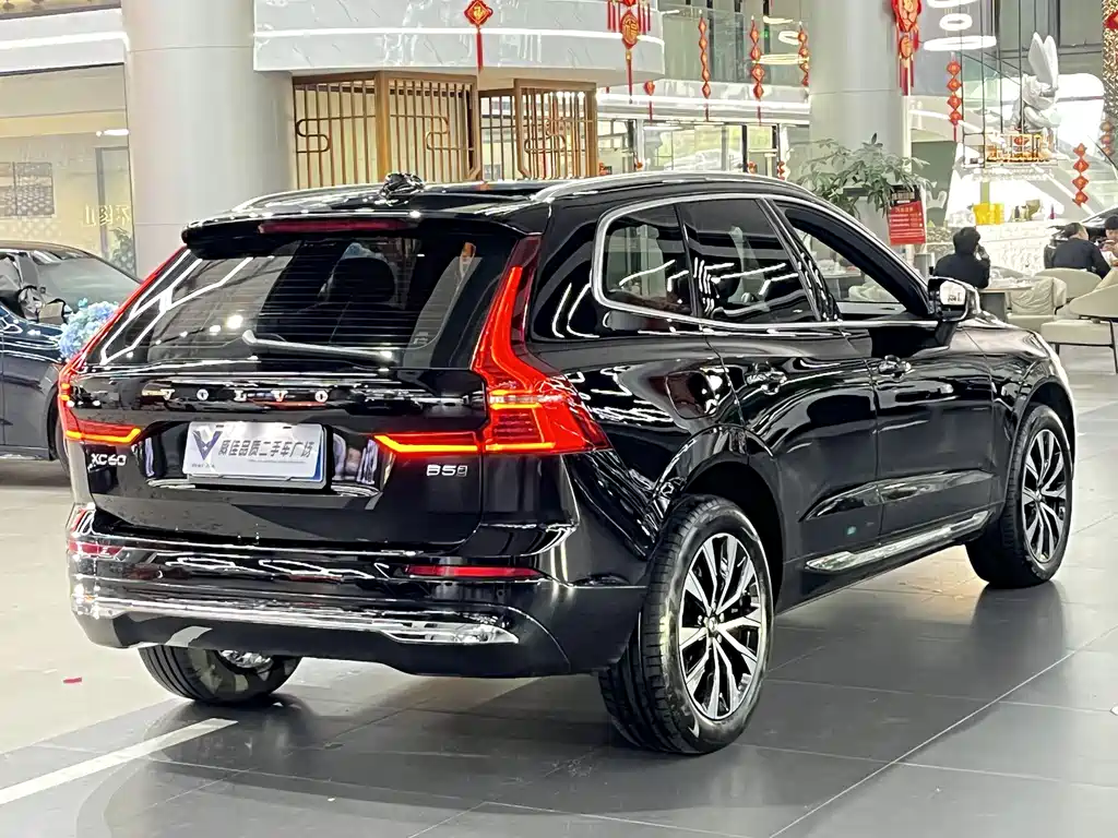 Volvo XC60 2024 — фото 8