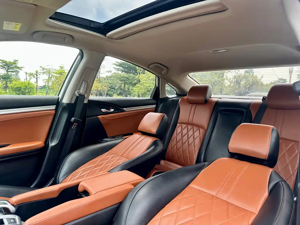 Honda Civic 2020 — фото 11
