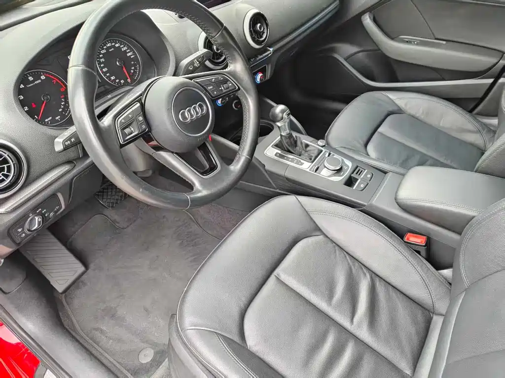 Audi A3 2018 — фото 10