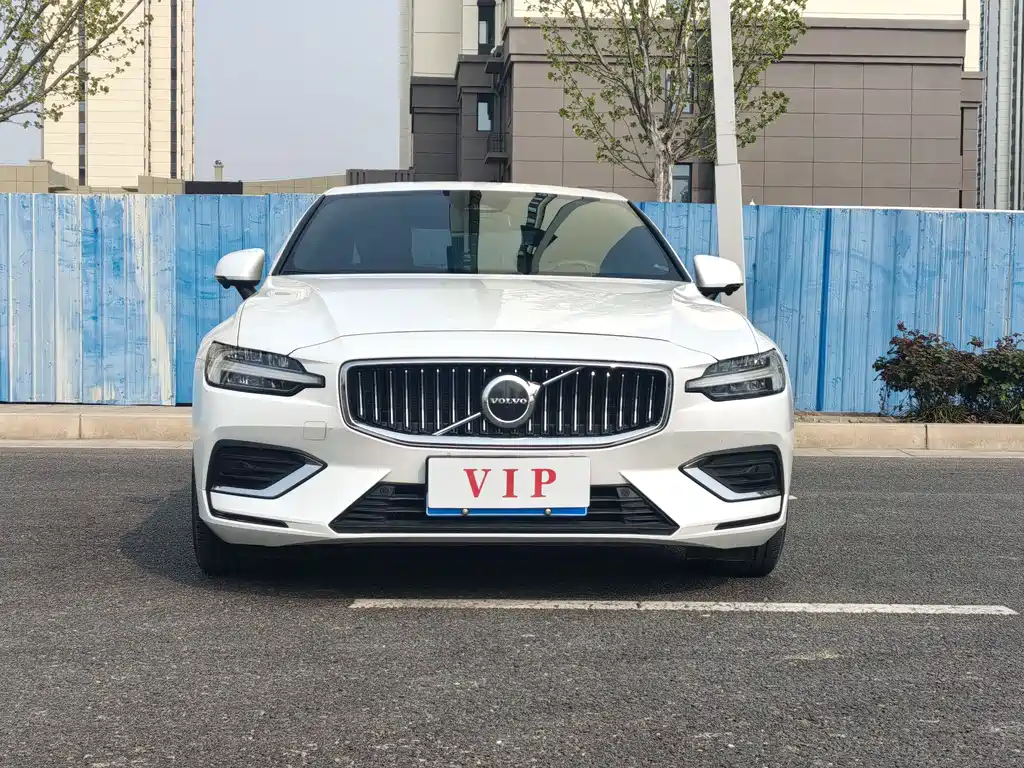 Volvo S60 2023 — фото 2