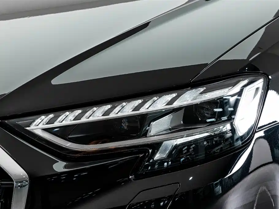 Audi A8 2024