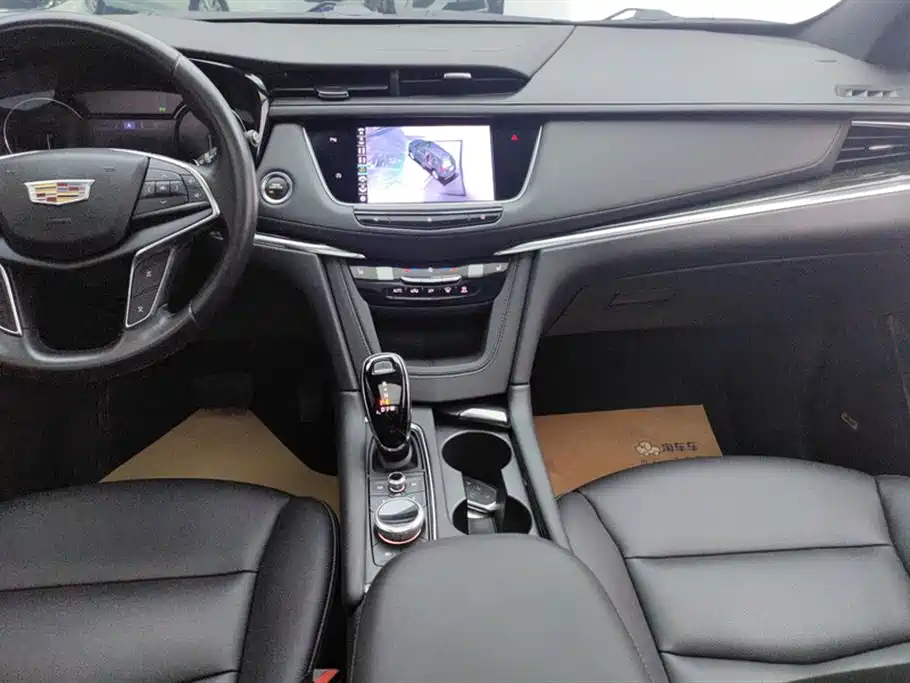 Cadillac XT5 2020 — фото 12