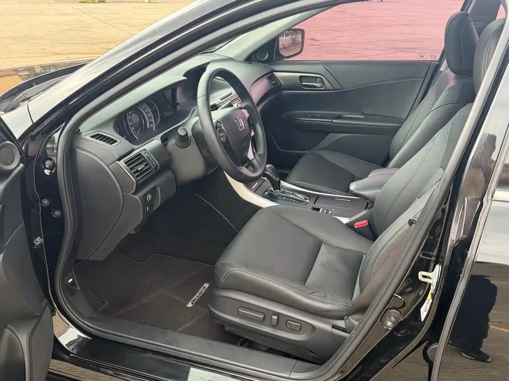 Honda Accord 2016 — фото 11
