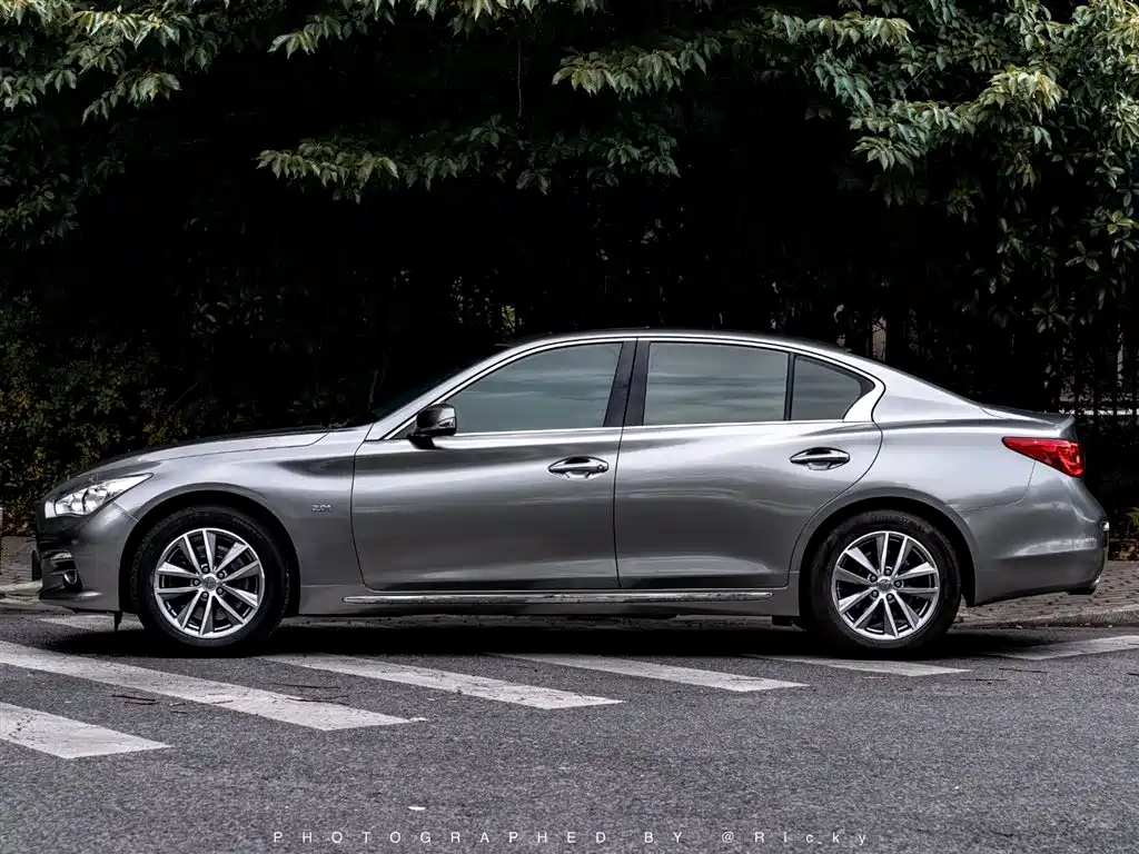 Infiniti Q50L 2015
