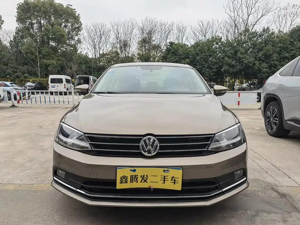 Volkswagen Sagitar 2016