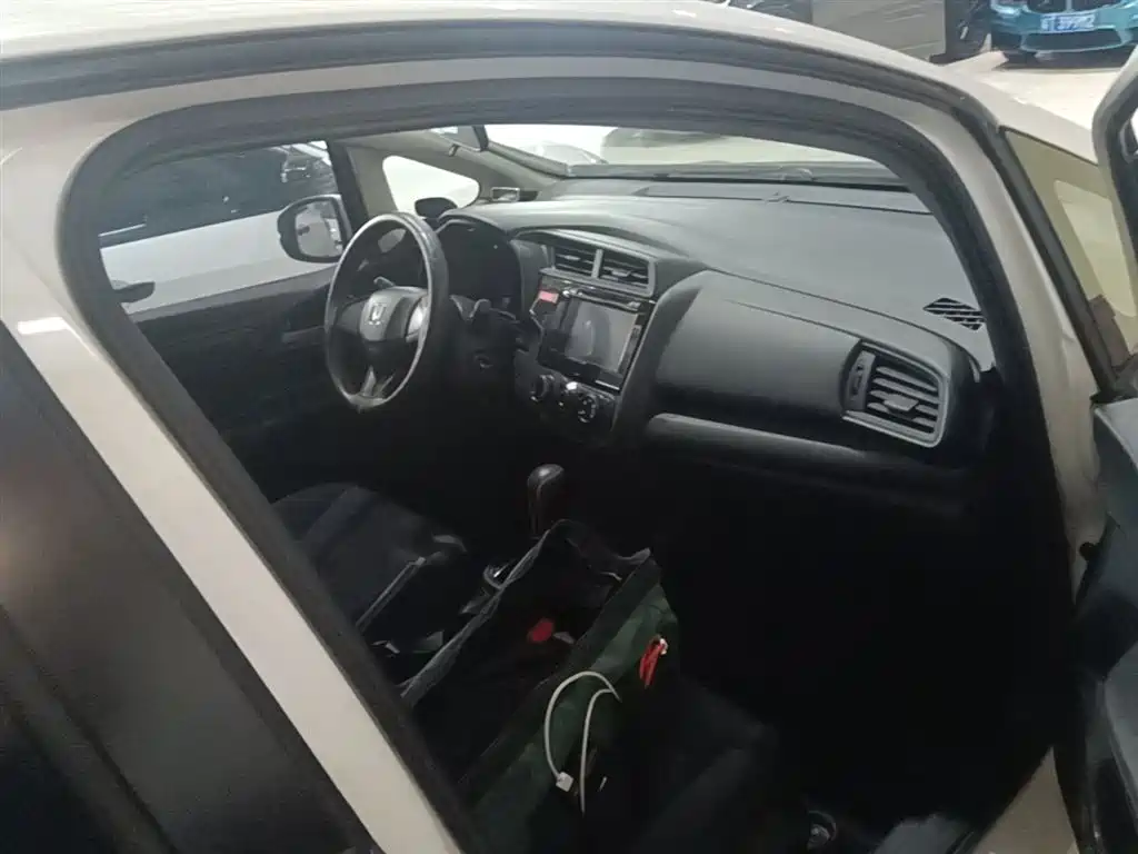 Honda Fit 2016 — фото 11