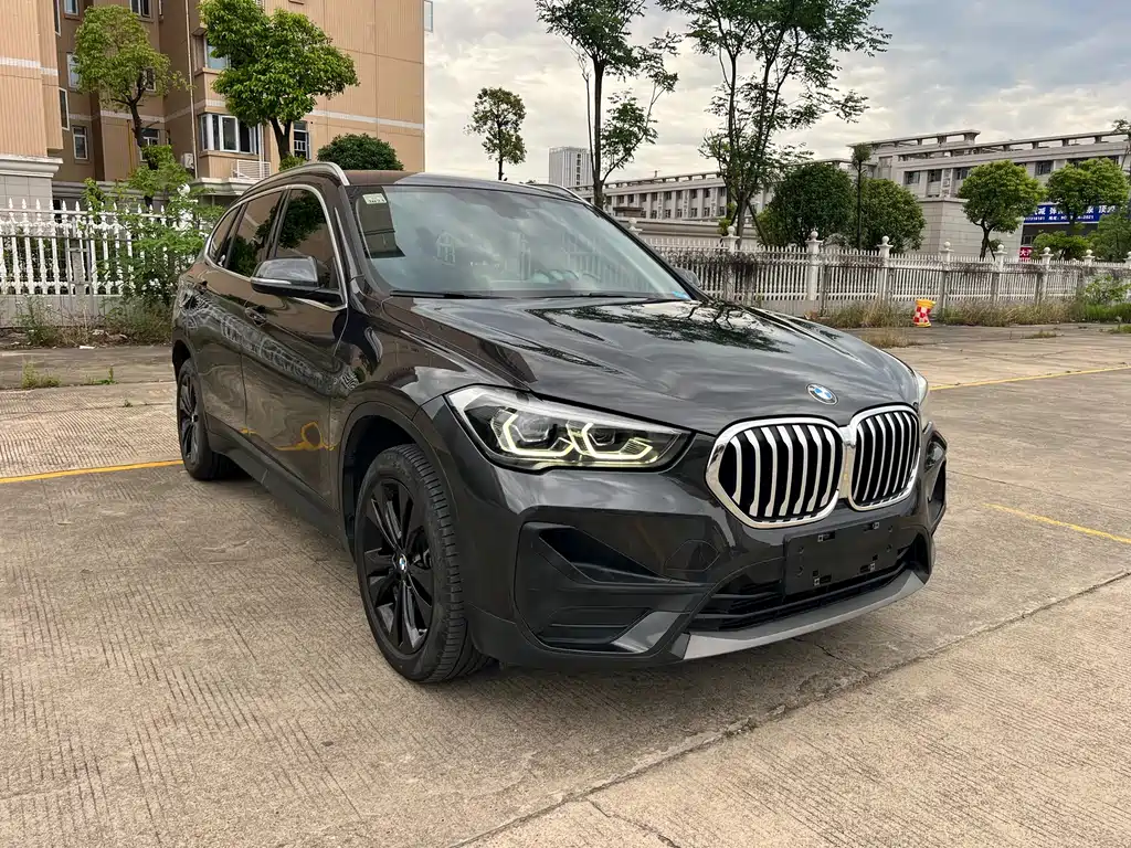 BMW X1 2021 — фото 3