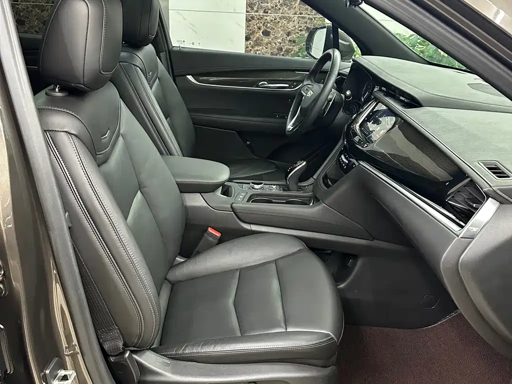 Cadillac XT6 2021 — фото 13