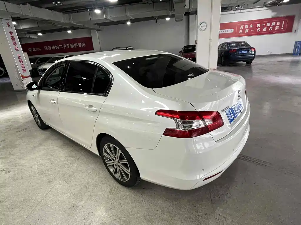 Peugeot 408 2016