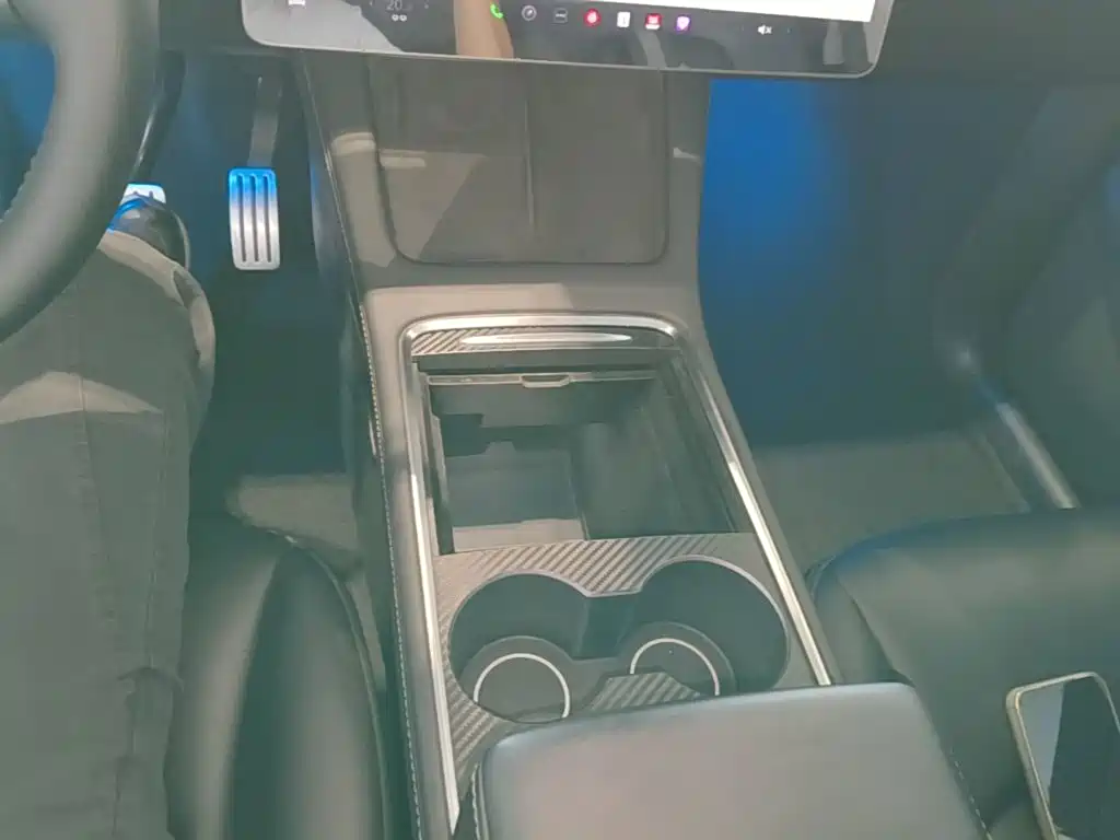 Tesla Model Y 2022 — фото 14