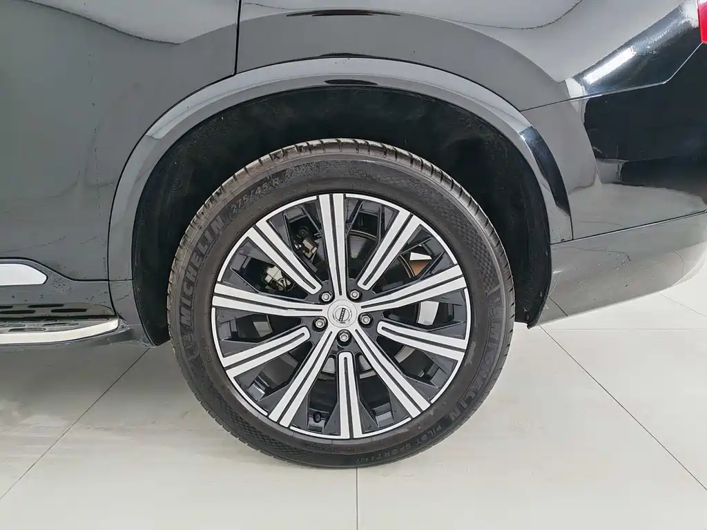 Volvo XC90 2021 — фото 17