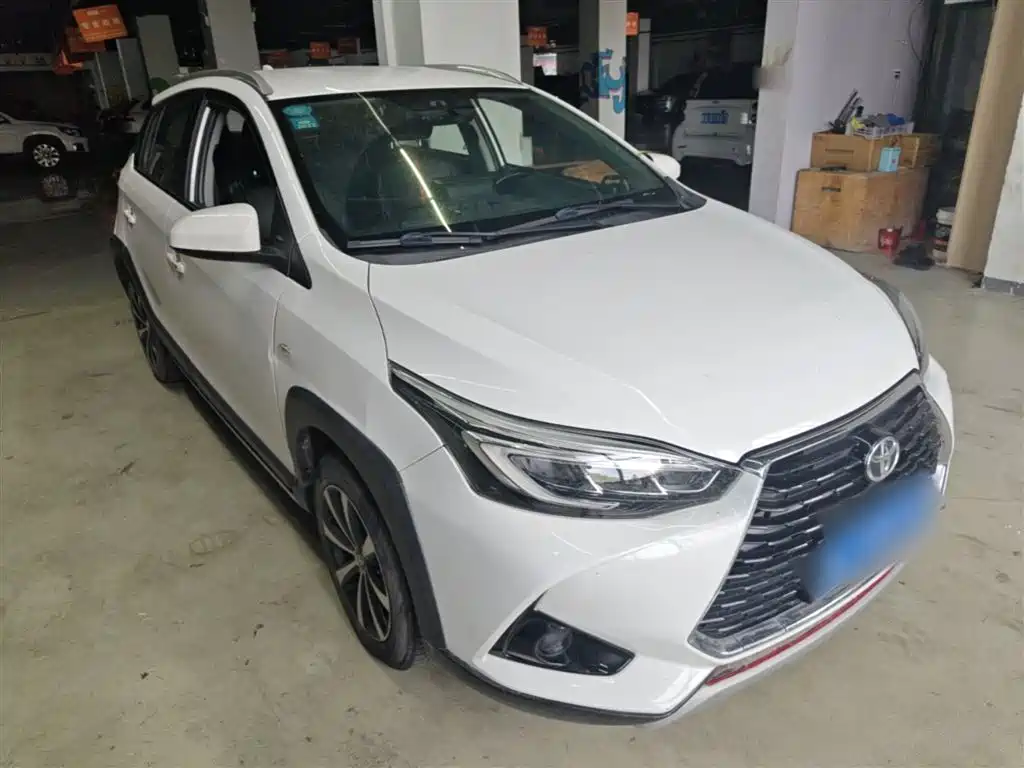 Toyota Yaris L 2020 — фото 10