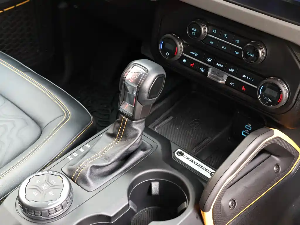 Ford Bronco 2025 — фото 14