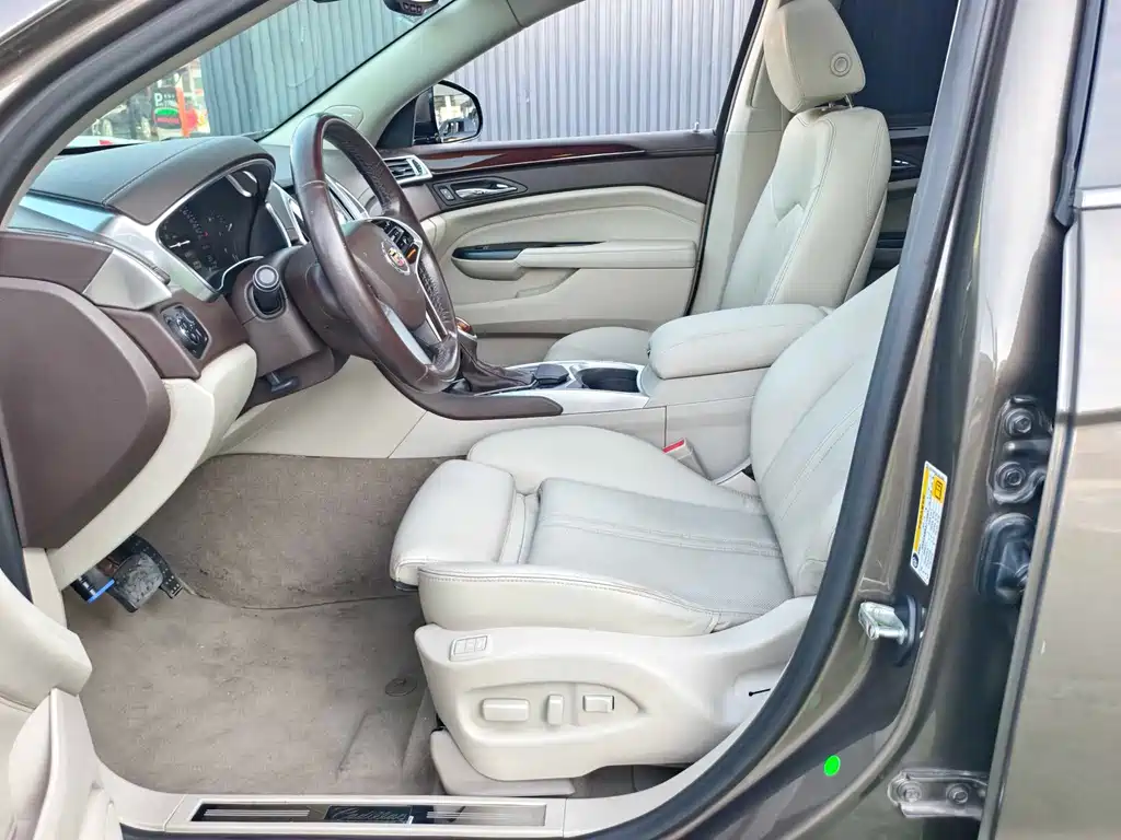 Cadillac SRX 2015 — фото 6