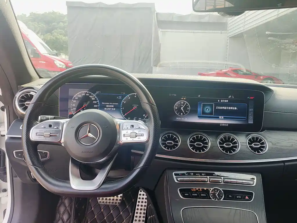 Mercedes-Benz E-Class 2019 — фото 13