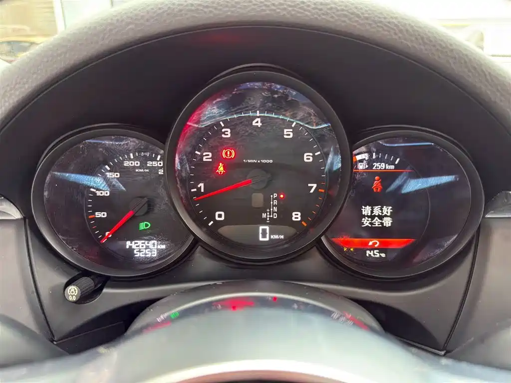 Porsche Macan 2015 — фото 17