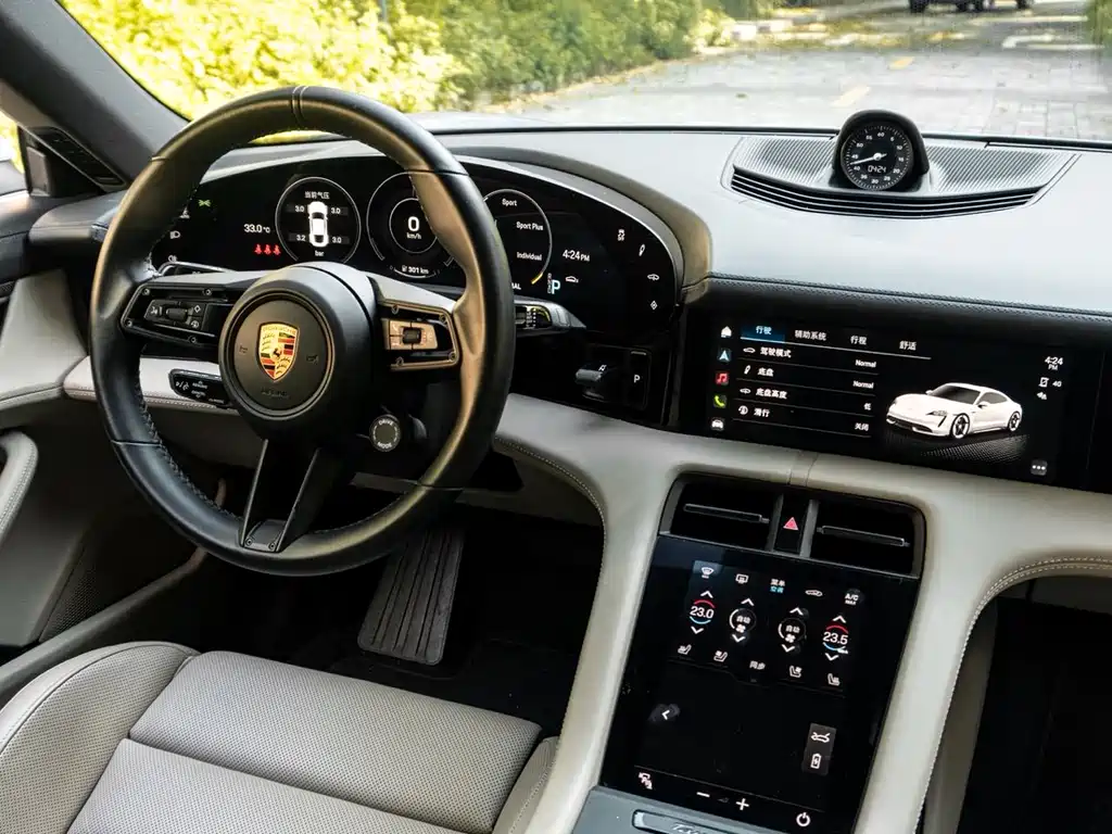 Porsche Taycan 2020 — фото 16