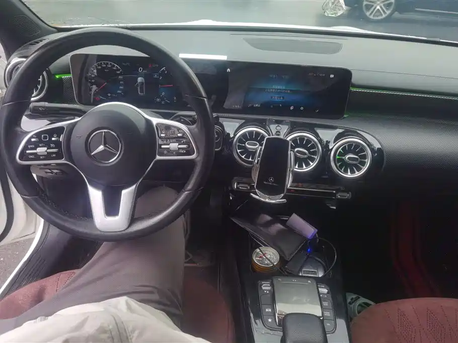 Mercedes-Benz A-Class 2020 — фото 12