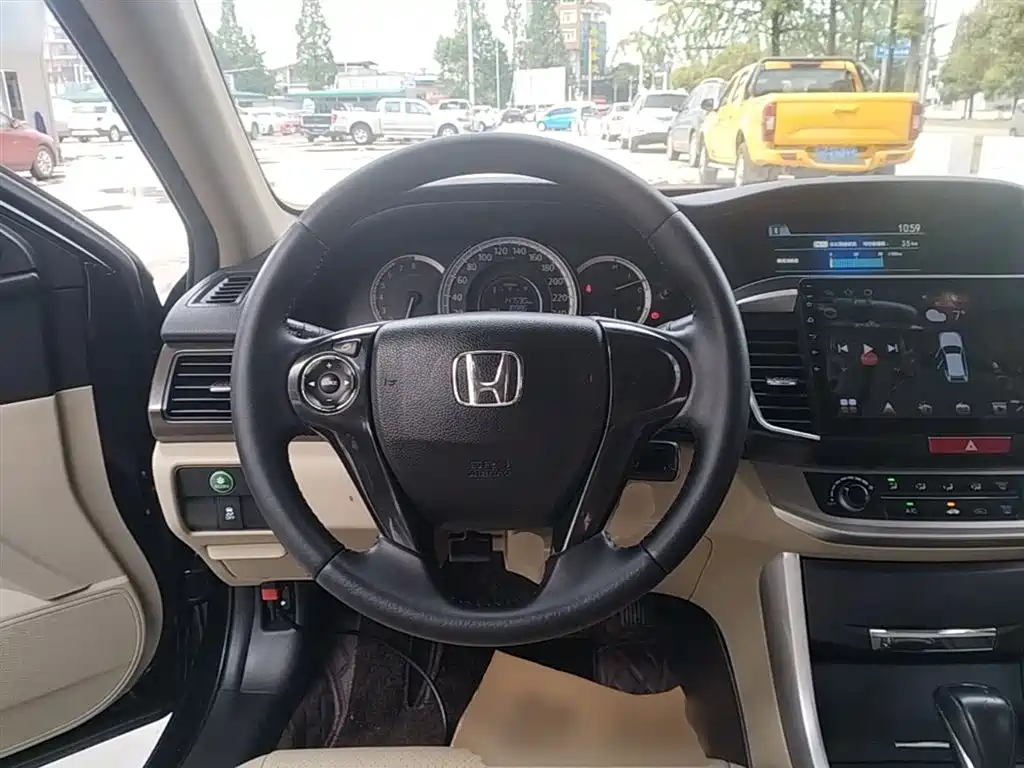 Honda Accord 2015 — фото 11
