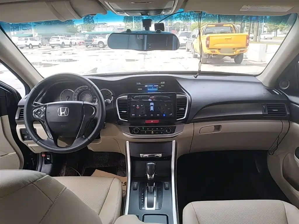 Honda Accord 2015 — фото 10