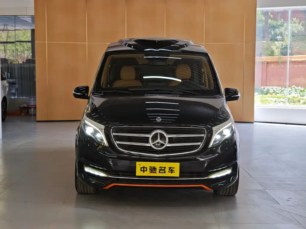 Mercedes-Benz V-Class 2018 — фото 1