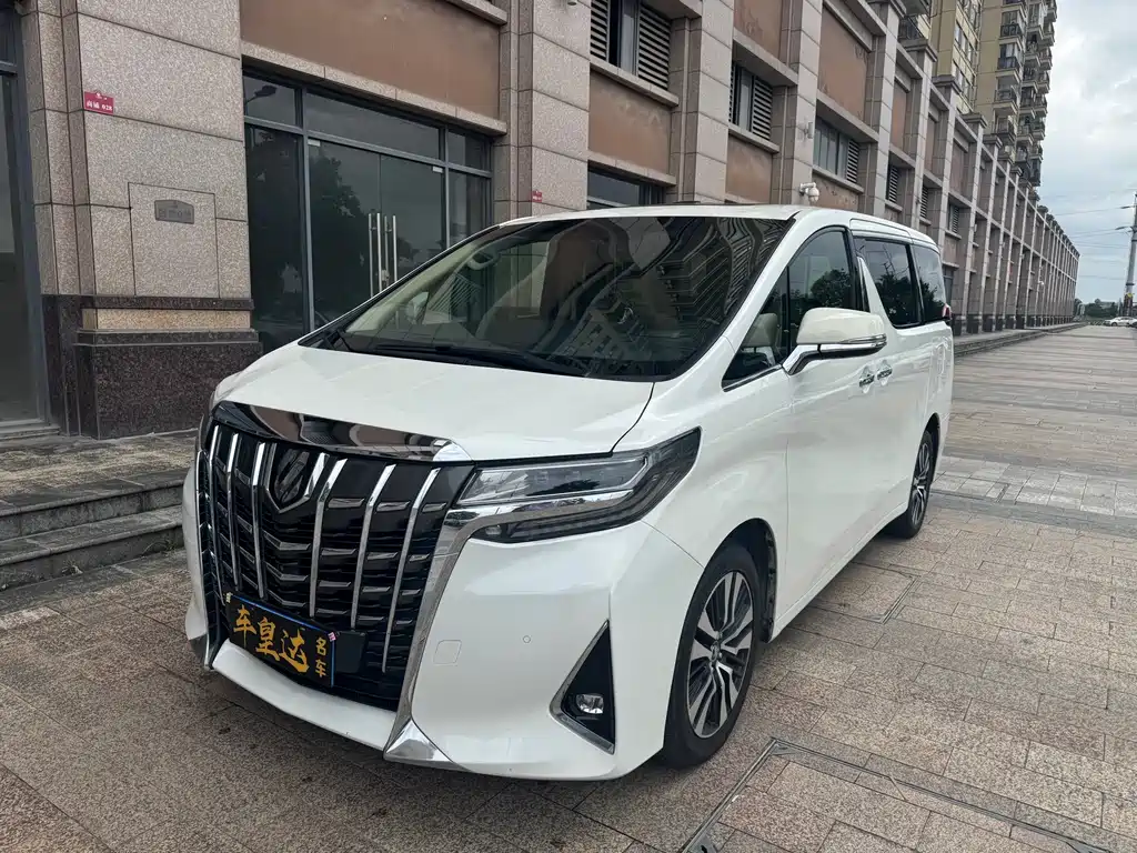 Toyota Alphard 2018 — фото 1