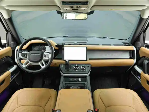 Land Rover Defender 2024