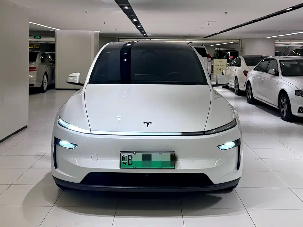 Tesla Model Y L 2025 — фото 3