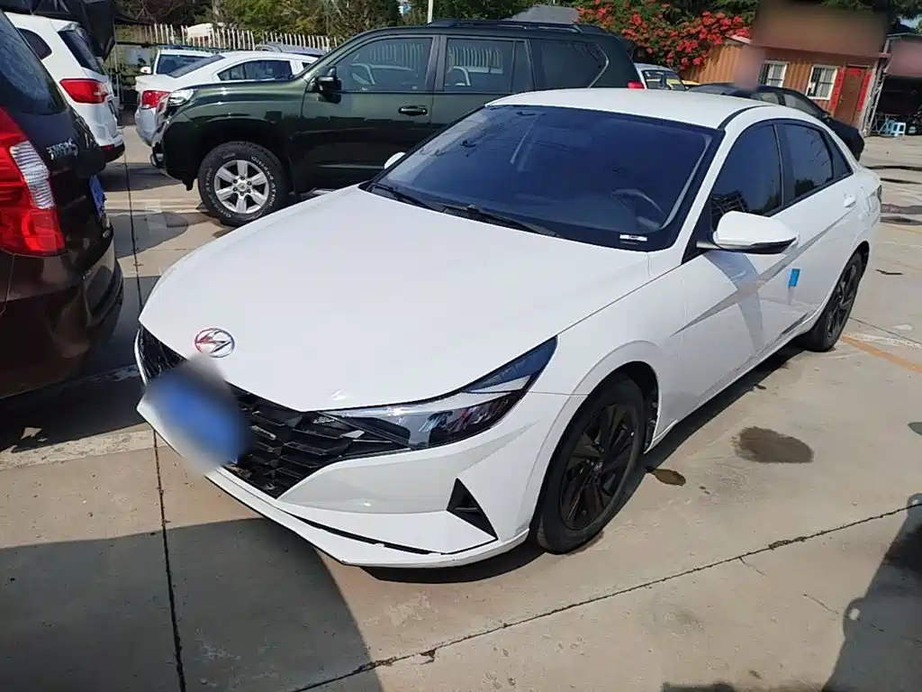 Hyundai Elantra 2023