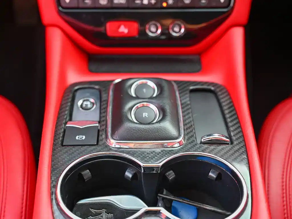Maserati GranTurismo 2011 — фото 11