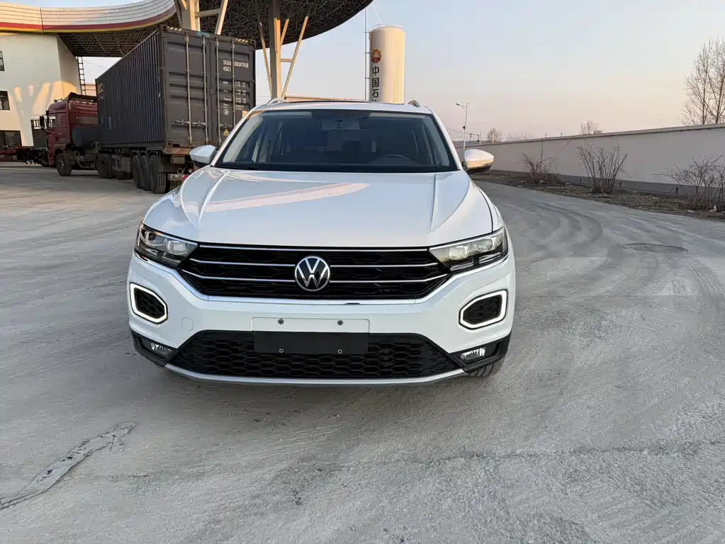 Volkswagen T-Roc 2023 — фото 2