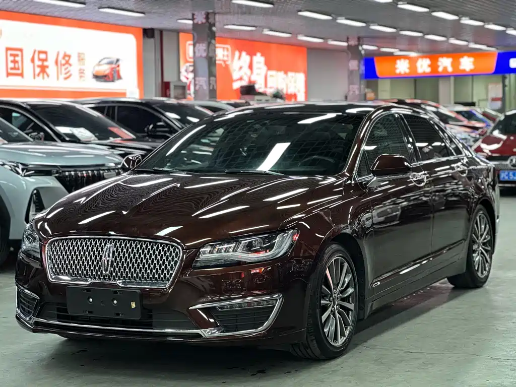 Lincoln MKZ 2019 — фото 1