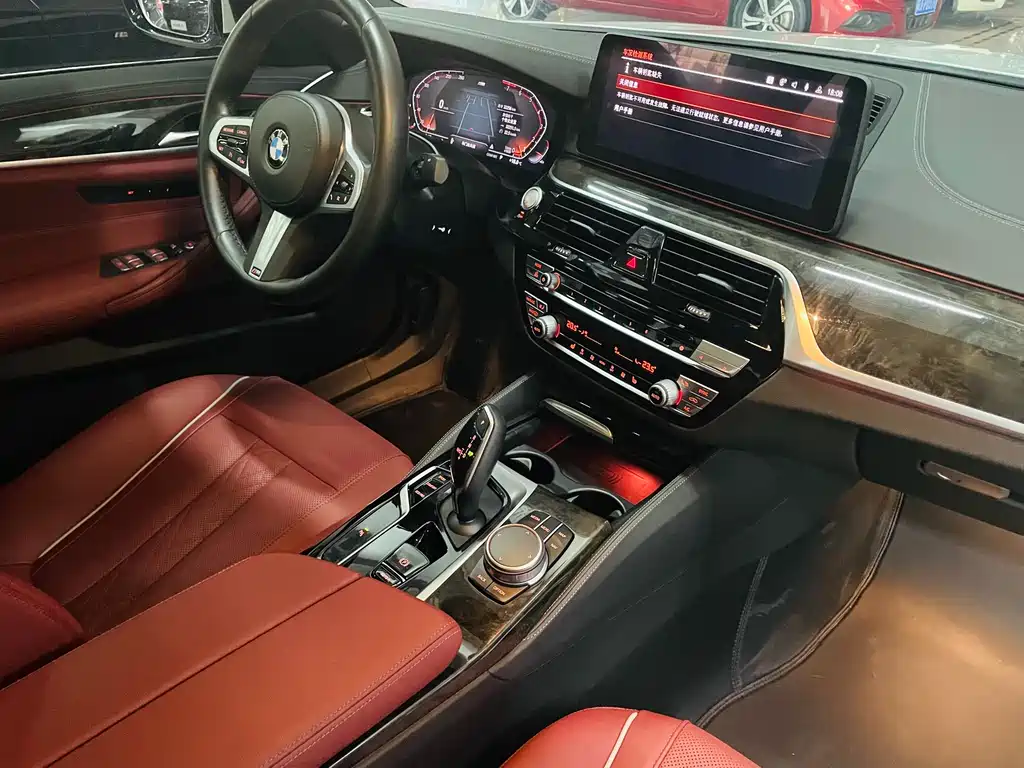 BMW 5 Series 2022 — фото 15