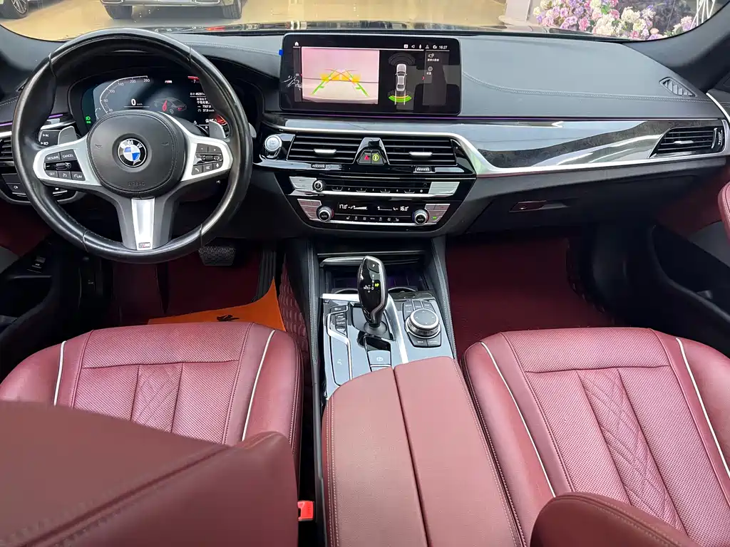 BMW 5 Series 2022 — фото 16