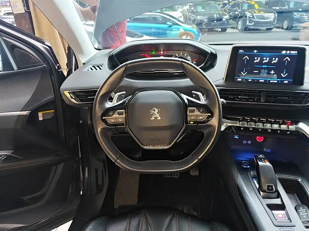 Peugeot 4008 2018 — фото 11