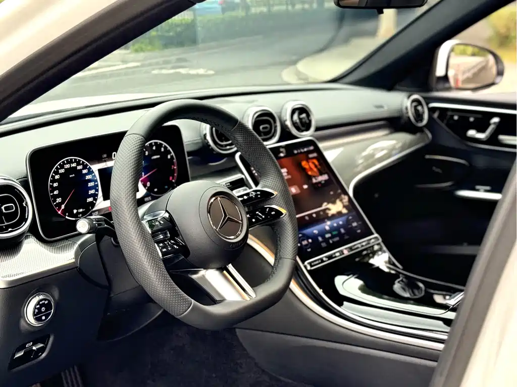 Mercedes-Benz C-Class 2023 — фото 6